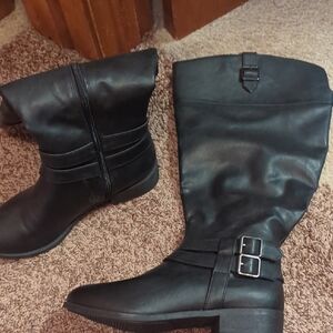 American Eagle Outfitters Black Heeled Boots with Buckle Details